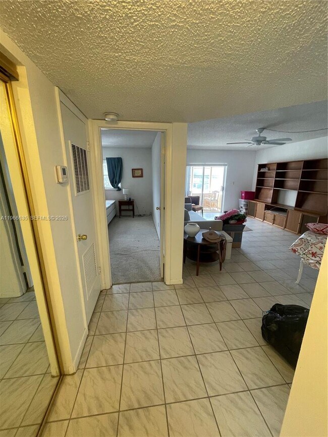 Foto del edificio - 4881 NW 22nd St