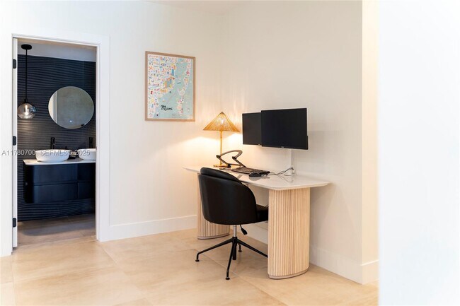 Foto del edificio - 281 NE 48th Terrace