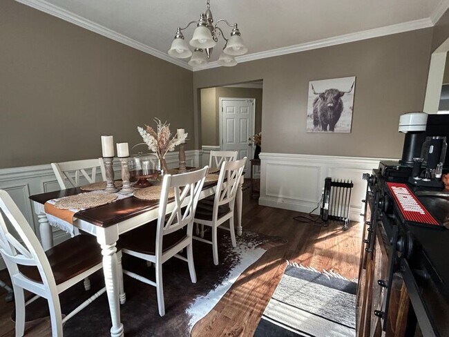 Foto del edificio - Bradley Point Residence for Rent - 4 Bedroom/2.5 Bath