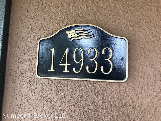 Foto del edificio - 14933 Driftwater Dr