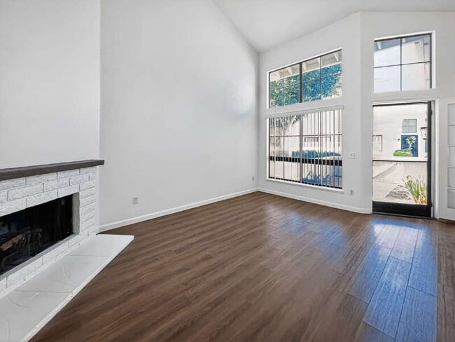 Building Photo - 1700 W Cerritos Ave