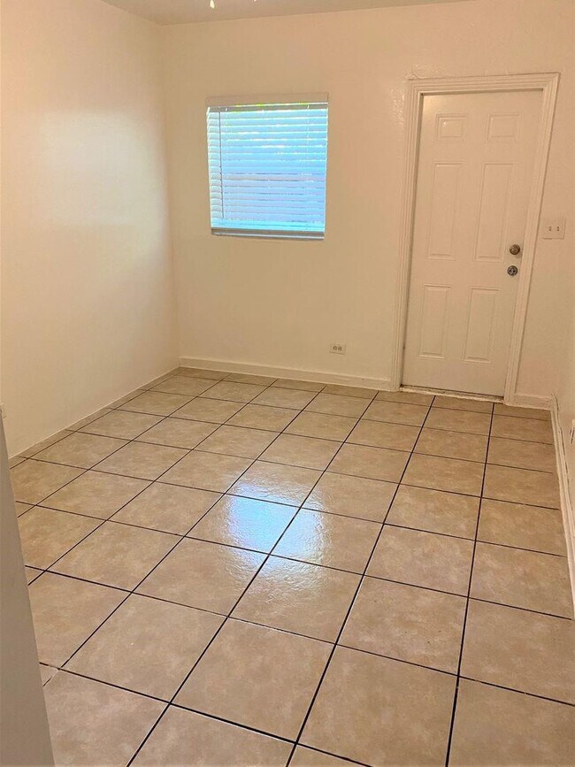 Foto del edificio - 715 SW 14th Ave