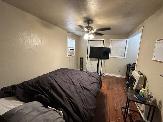 Foto del edificio - Charming & Cozy Back House Near Texas Tech!