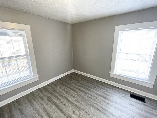 Foto del edificio - 2 Bedroom quiet street & neighborhood