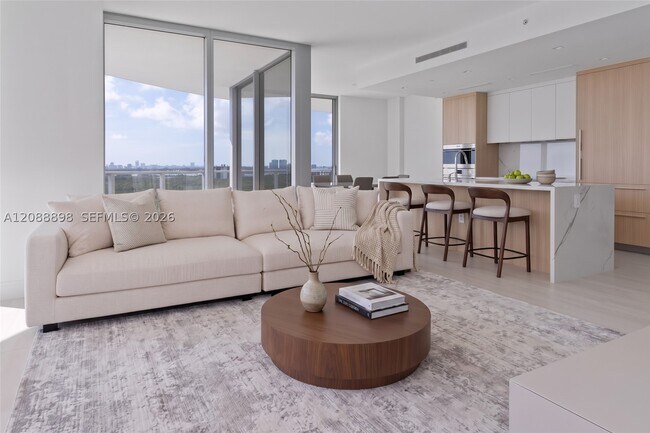Foto del edificio - 2411 Laguna Cir