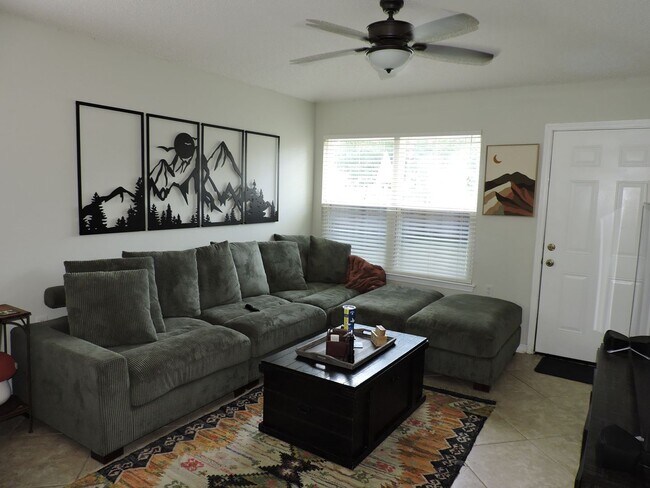 Building Photo - Easy access to bases, I-10 & Navy Federal ...