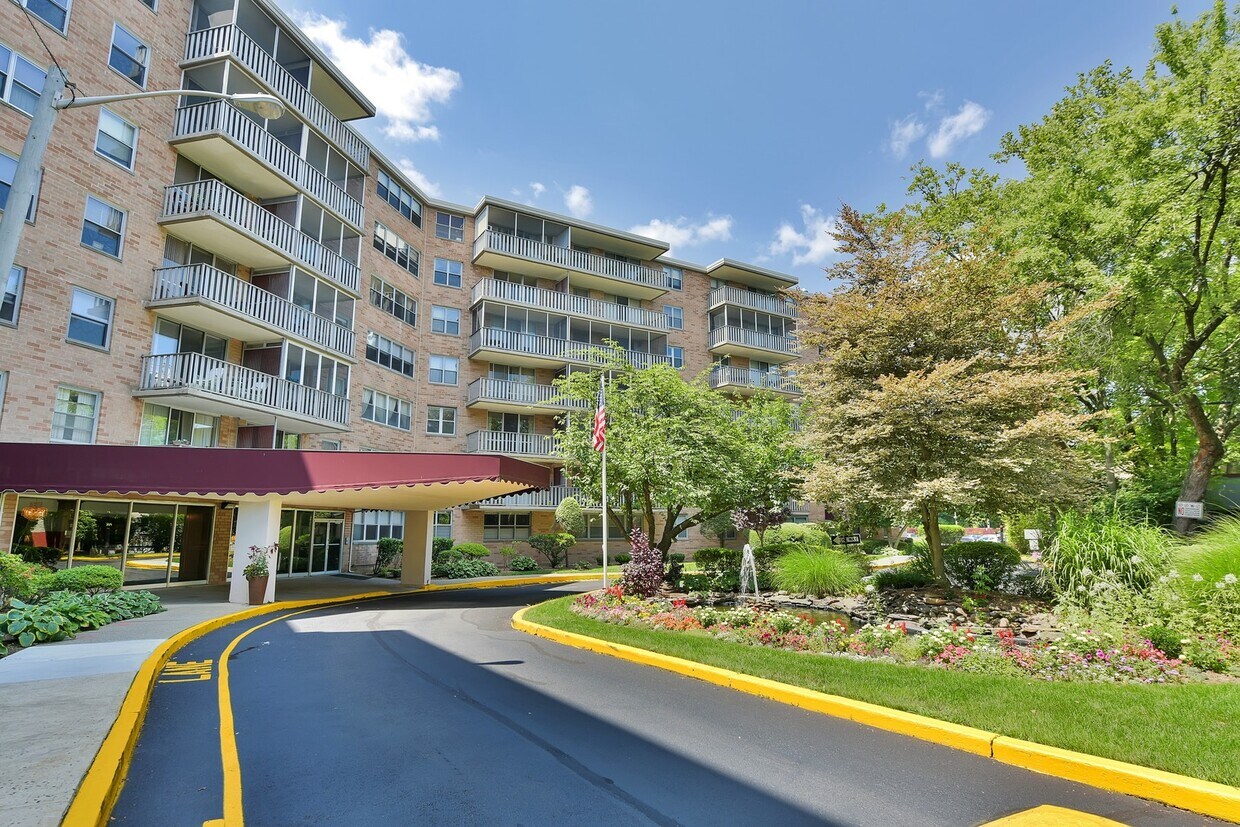 Foto principal - 530 Valley Rd