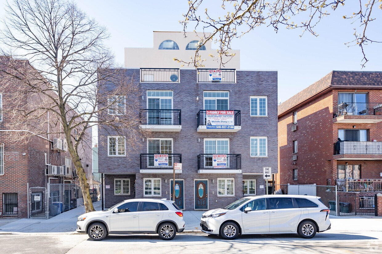 Building Photo - 8136 Bay 16th St