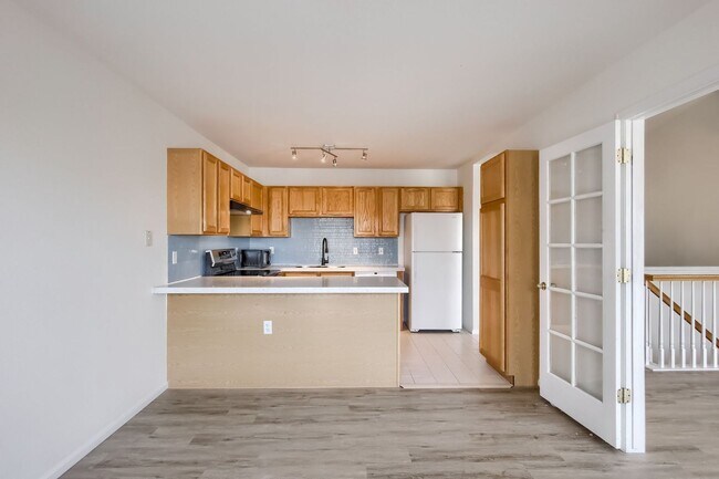 Foto del edificio - Three Bedroom Townhouse in Denver
