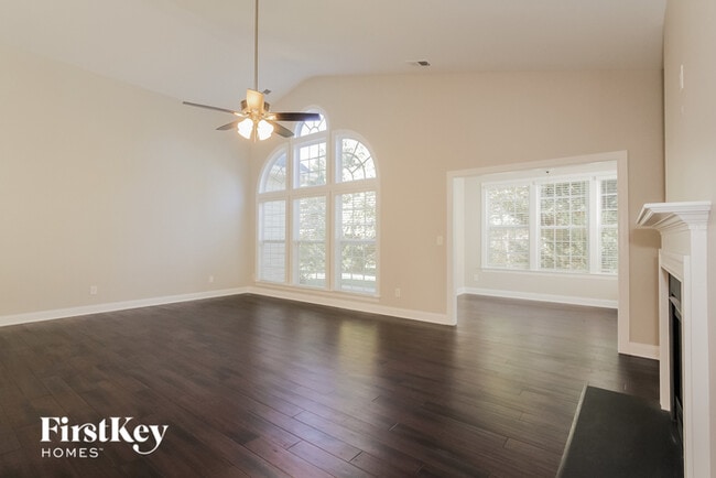 Building Photo - 14015 Acorn Creek Ln
