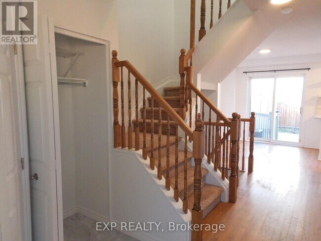 Photo du bâtiment - 136 Inverkip Ave