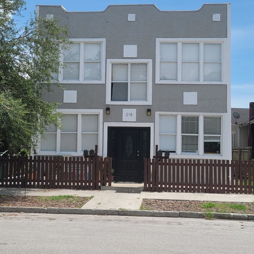 Front Elevation - 218 w Woodlawn ave