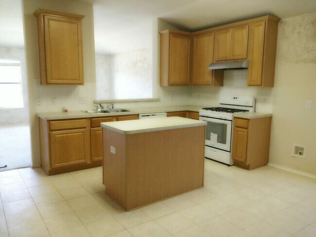 Building Photo - 6505 Blazing Star Dr