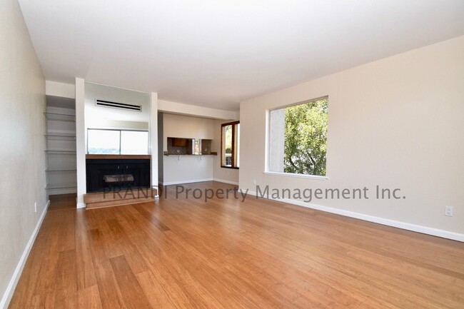 Foto del edificio - Sausalito Condo with Water Views & Private...