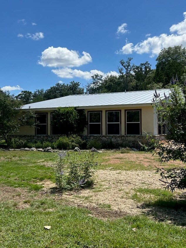 212 Lange Ravine, Hunt, TX 78024 House Rental in Hunt, TX
