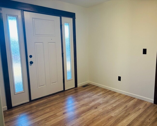 Foto del edificio - 4 bedroom 3 bath home