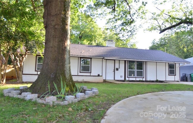 Building Photo - 2000 Tyvola Rd