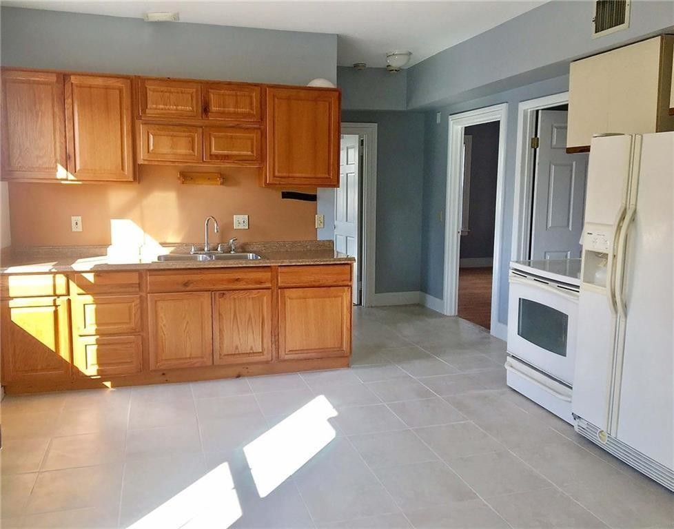 Primary Photo - 356 Carpenter St