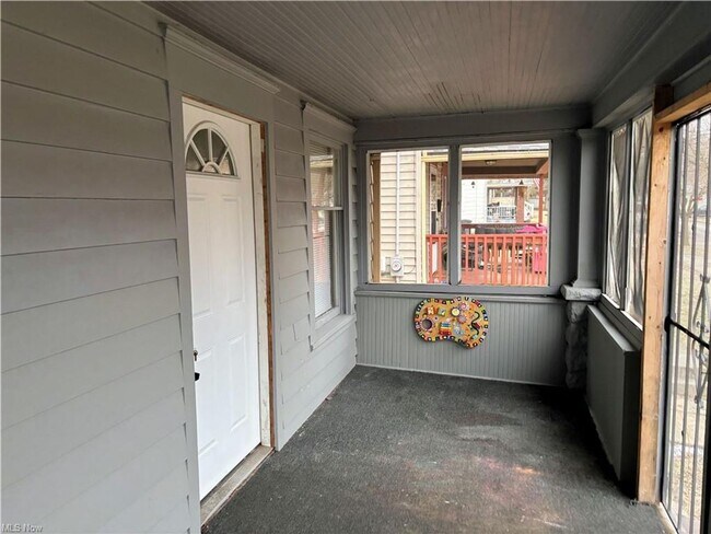 Building Photo - Charming 5-bedroom, 2-bathroom house locat...