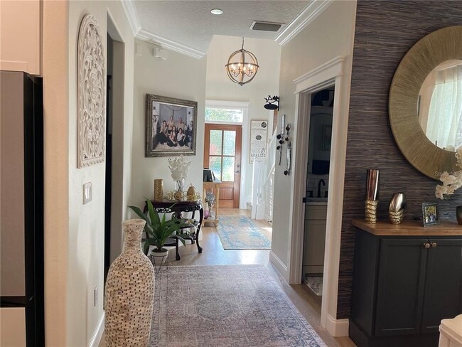 Building Photo - 1555 Ludington Ave