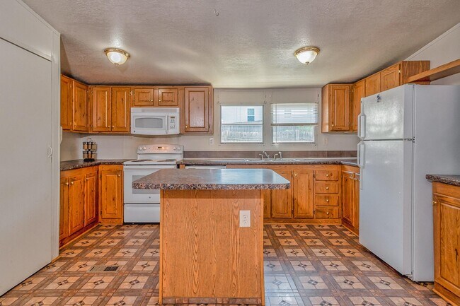 Foto del edificio - 714 Baldwin Ave SW