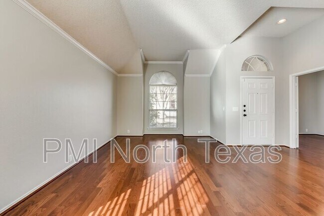 Foto del edificio - 10717 Camelot Dr