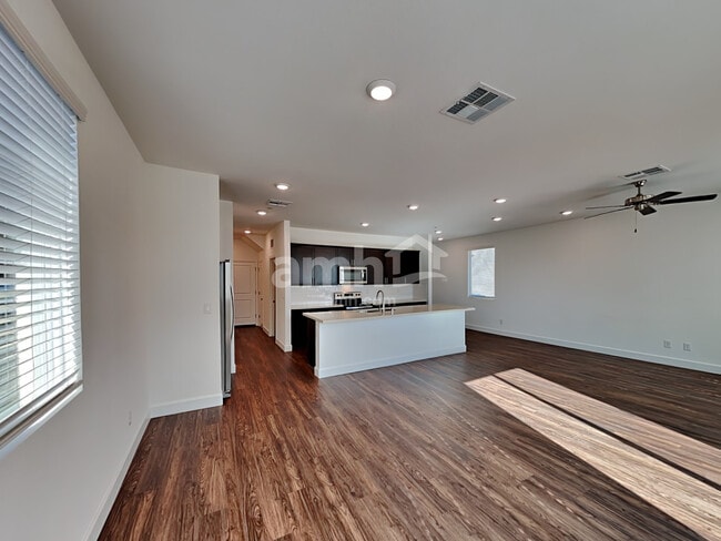 Foto del edificio - 3344 Blodwen St