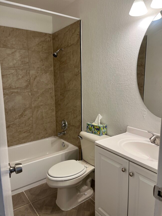 Foto del edificio - 2126 W Monona Dr