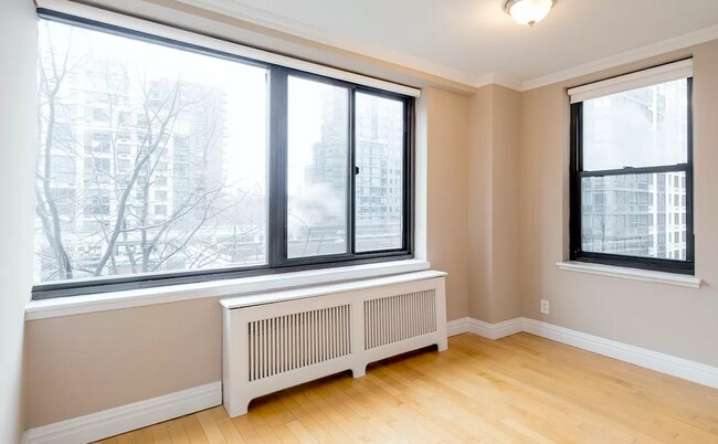 Foto del edificio - 786 Columbus Ave
