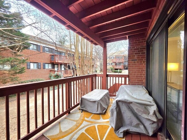 Building Photo - 2700 Dartmouth Rd