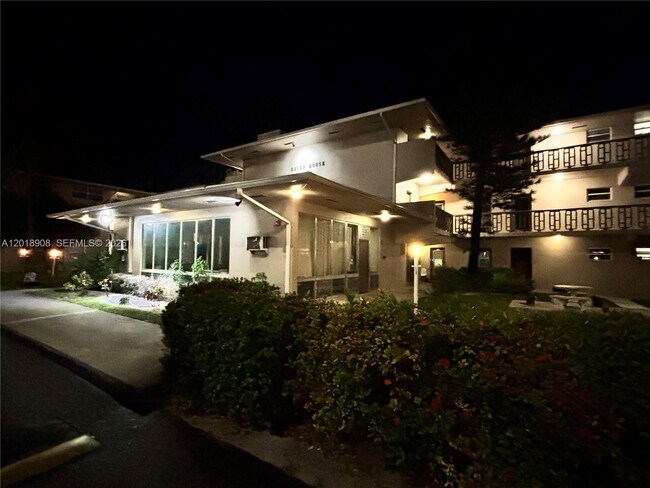 Foto del edificio - 1480 E Sample Rd