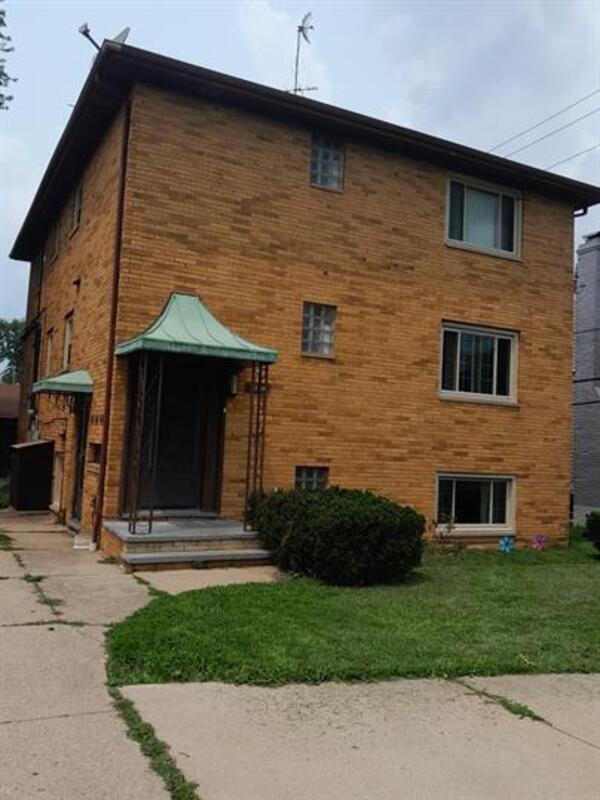 7384 Pearl Rd, Middleburg Heights, OH 44130 Condo for Rent in