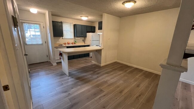 Building Photo - 3000 Colorado Ave