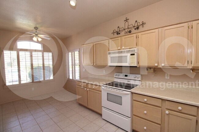 Building Photo - 4625 E Desert Cactus St