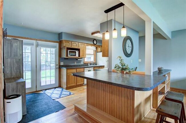 Foto del edificio - 2944 Uranus Ave