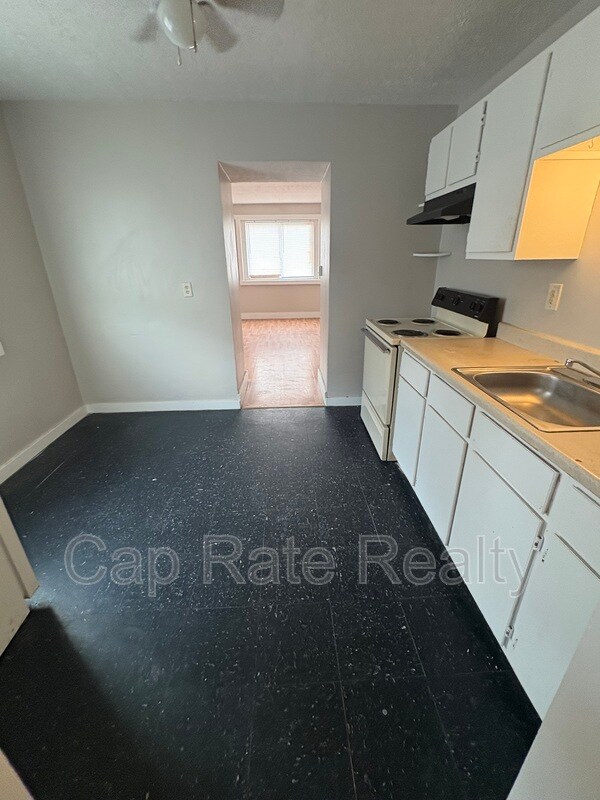 Foto del edificio - 1042 Loretta Ave