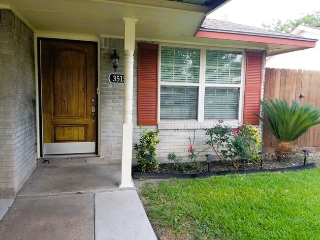 Foto del edificio - 3515 Castledale Dr