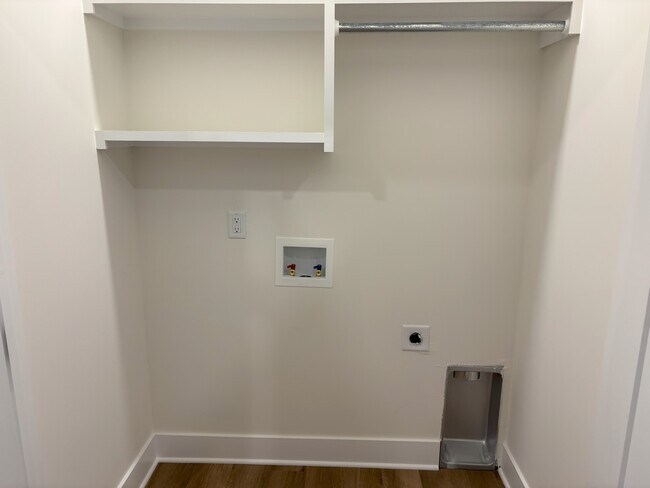Building Photo - 607 Briarbrook Ln