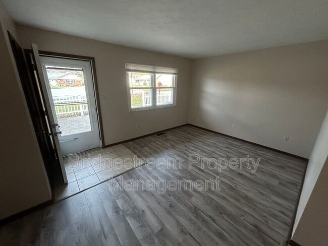 Building Photo - 60 Candlewood Ct