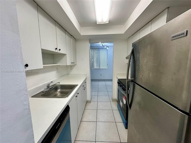 Building Photo - 8275 SW 152nd Ave