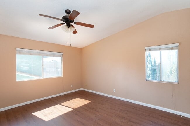 Building Photo - Schedule a tour today for a BEAUTIFUL 3-Bedroom, 3-Bath!