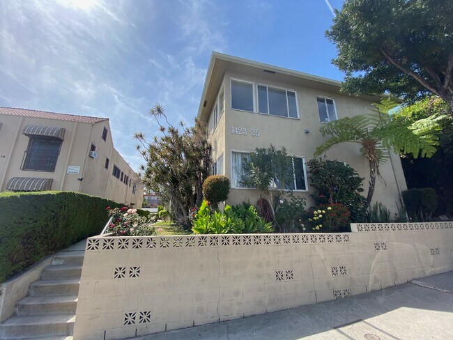 Foto del edificio - 1423 N Fairfax Ave