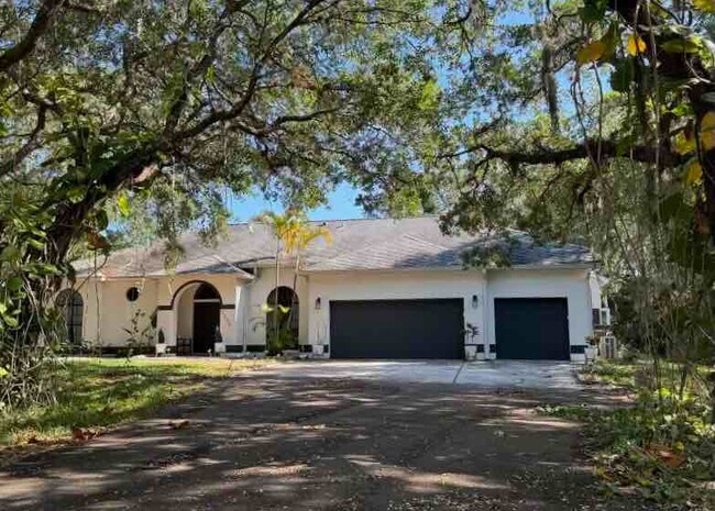 Foto del edificio - 7230 Oakridge Ave