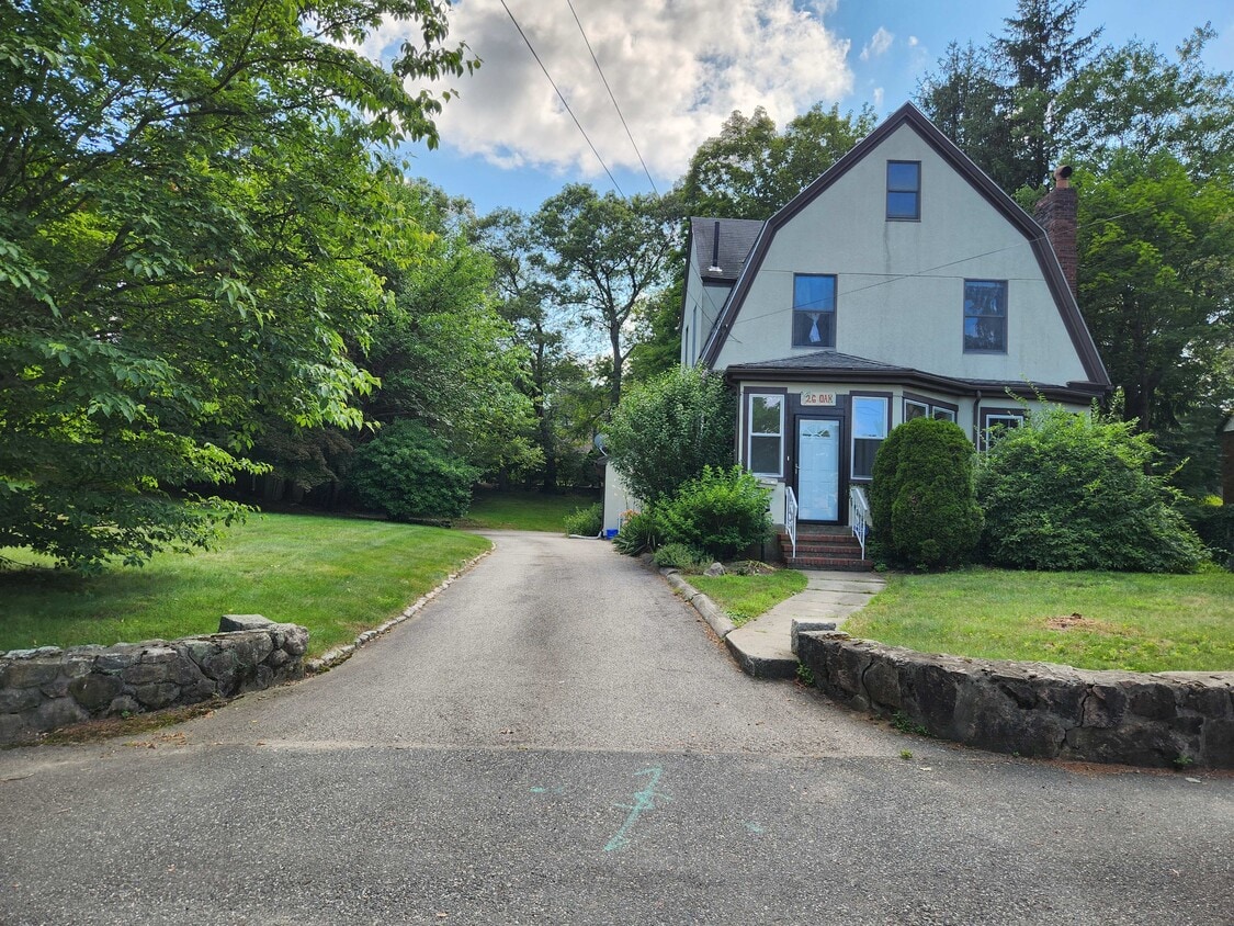 Primary Photo - 26 Oak St