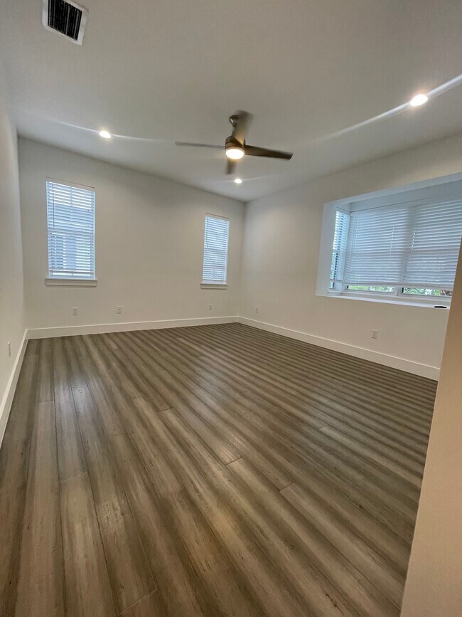 Foto del edificio - 639 SW 12th Ave