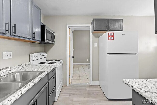 Building Photo - 43 St Celeste Dr
