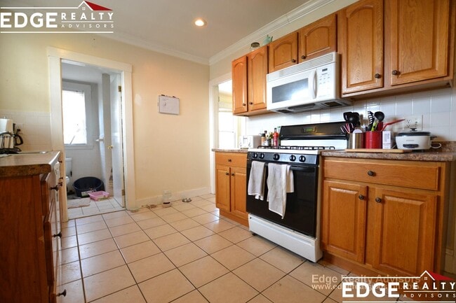 Building Photo - 24 Claymoss Rd