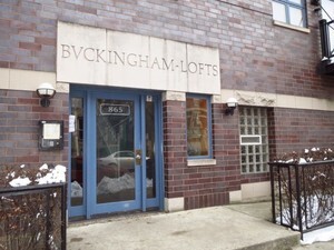 Primary Photo - 865 W Buckingham Pl
