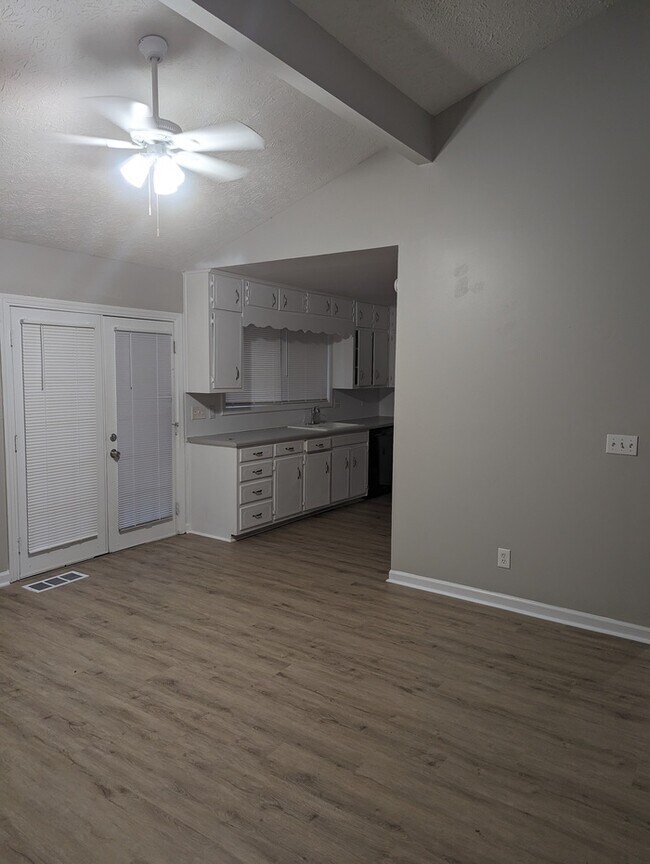 Building Photo - 3850 Timber Hollow Way