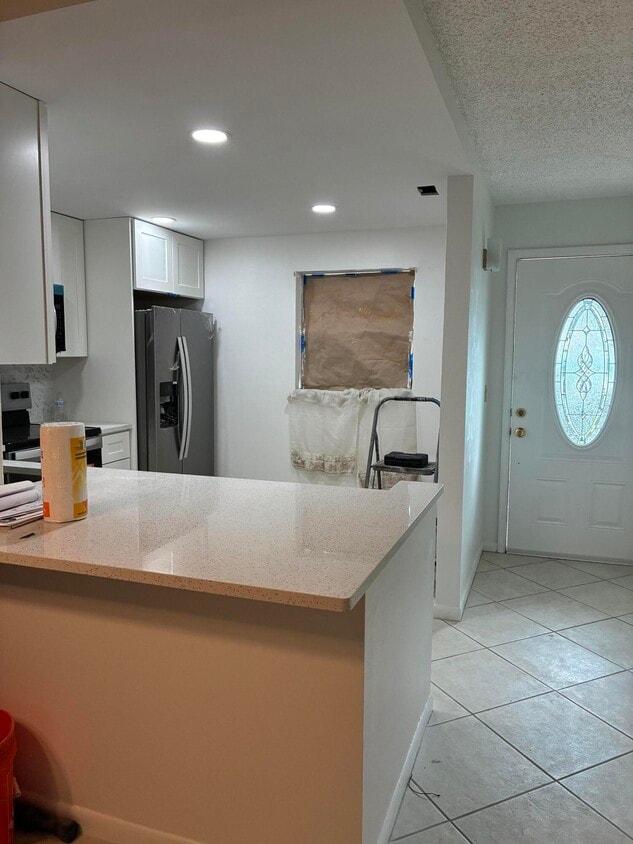 Foto principal - 2615 NE 3rd Ct